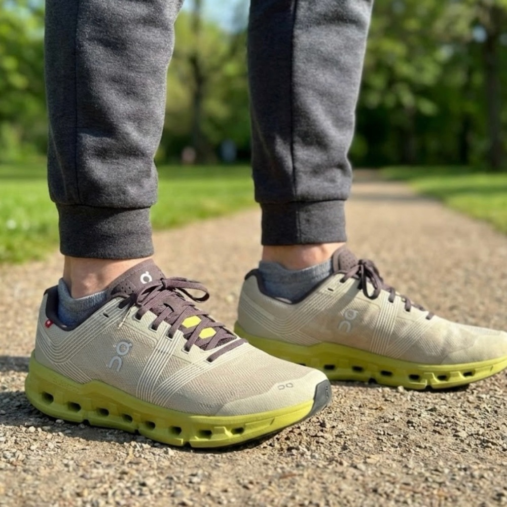 On Running Men's Shoes - Cream and Olive